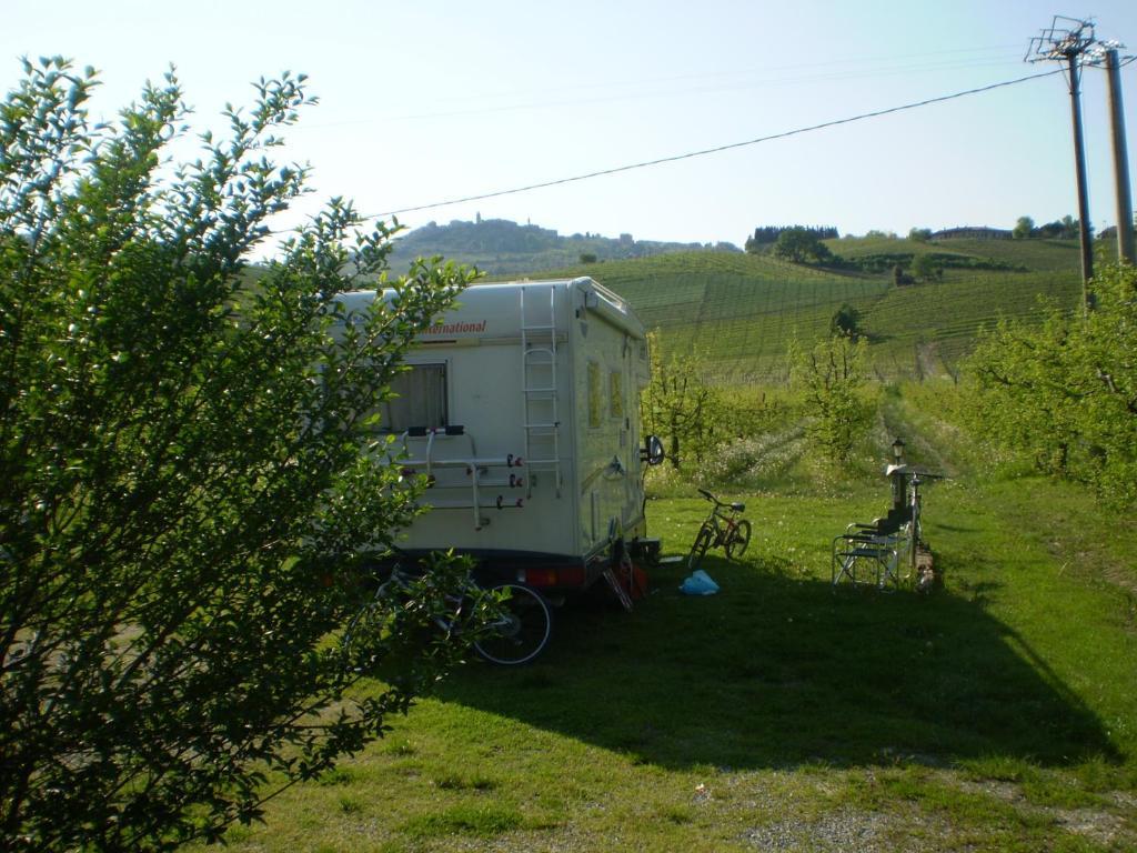 Cascina Ballarin Villa La Morra Exterior foto